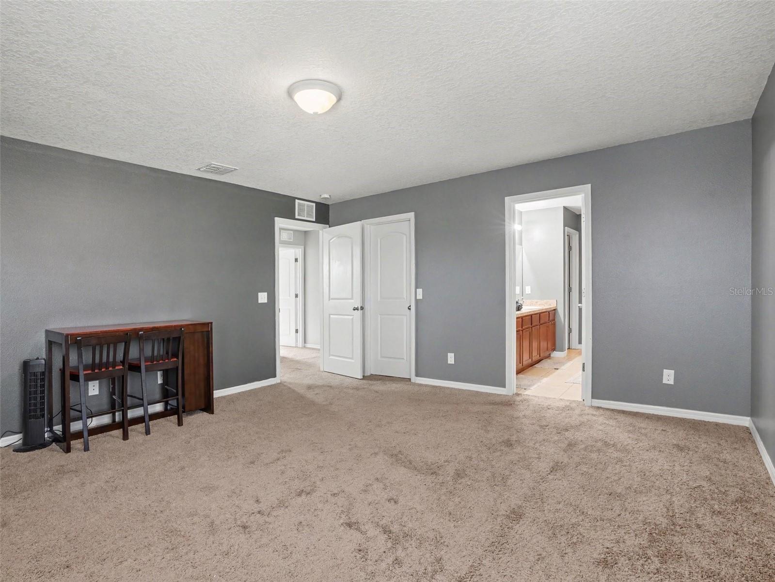 5660 Elsinore Way Property Photo 17