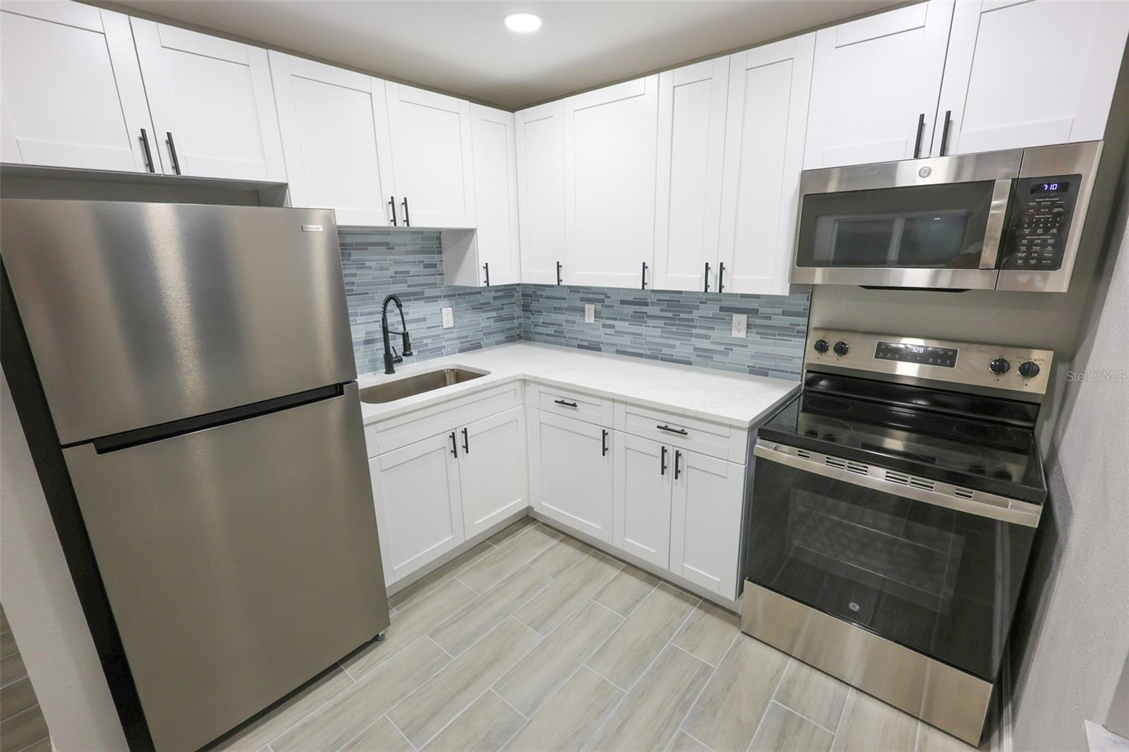 14906 N Bayshore Dr #unit #1 Property Photo 4