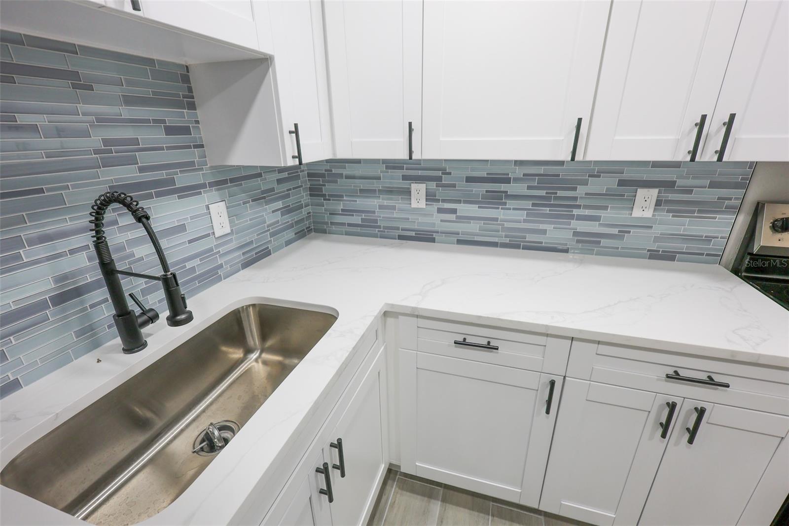 14906 N Bayshore Dr #unit #1 Property Photo 5