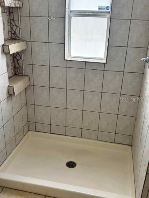 916 Knight St Property Photo 8
