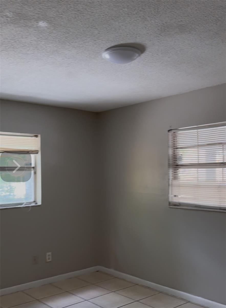 916 Knight St Property Photo 10