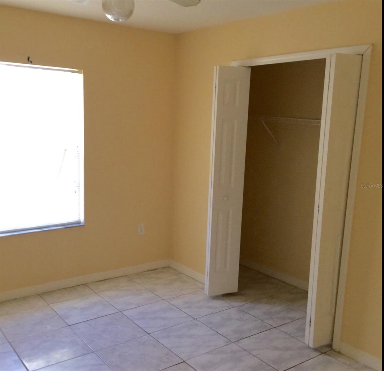 916 Knight St Property Photo 11
