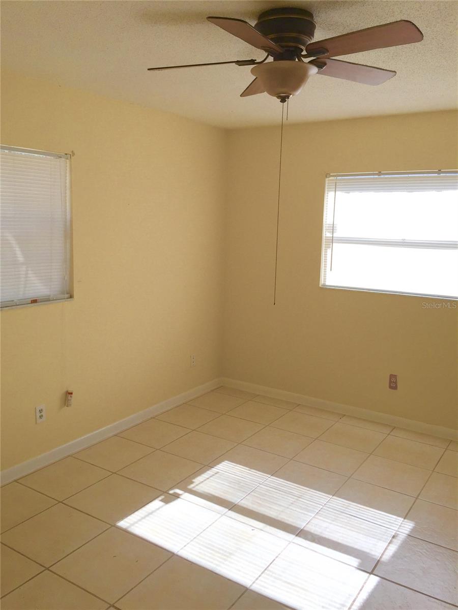 916 Knight St Property Photo 12