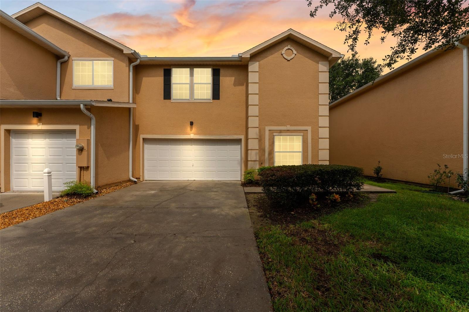 16309 Newbury Palms Ct Property Photo 1