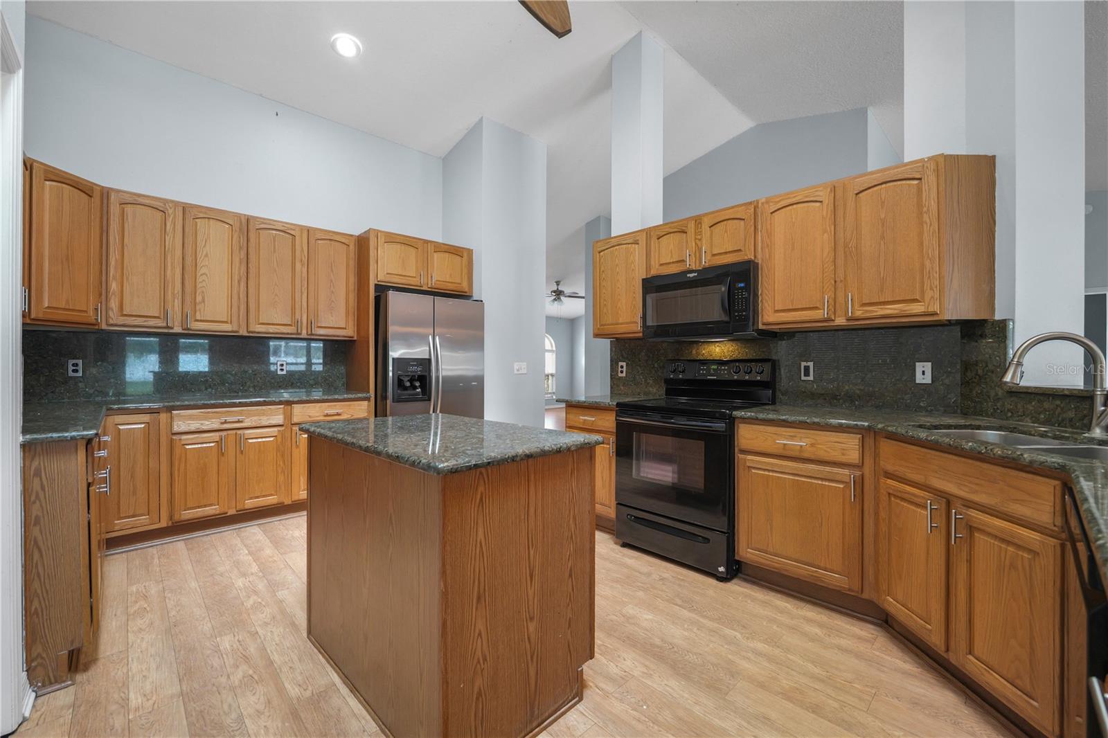 3809 Hanover Hill Dr Property Photo 12