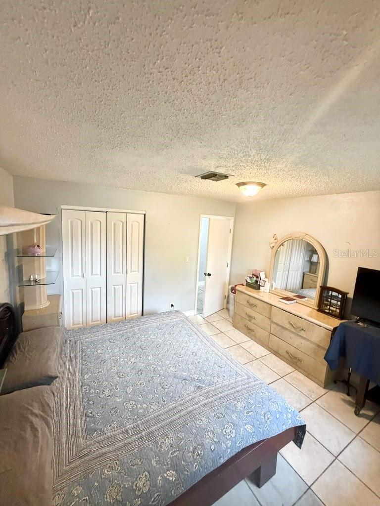 2531 Ne 7th Ter Property Photo 11