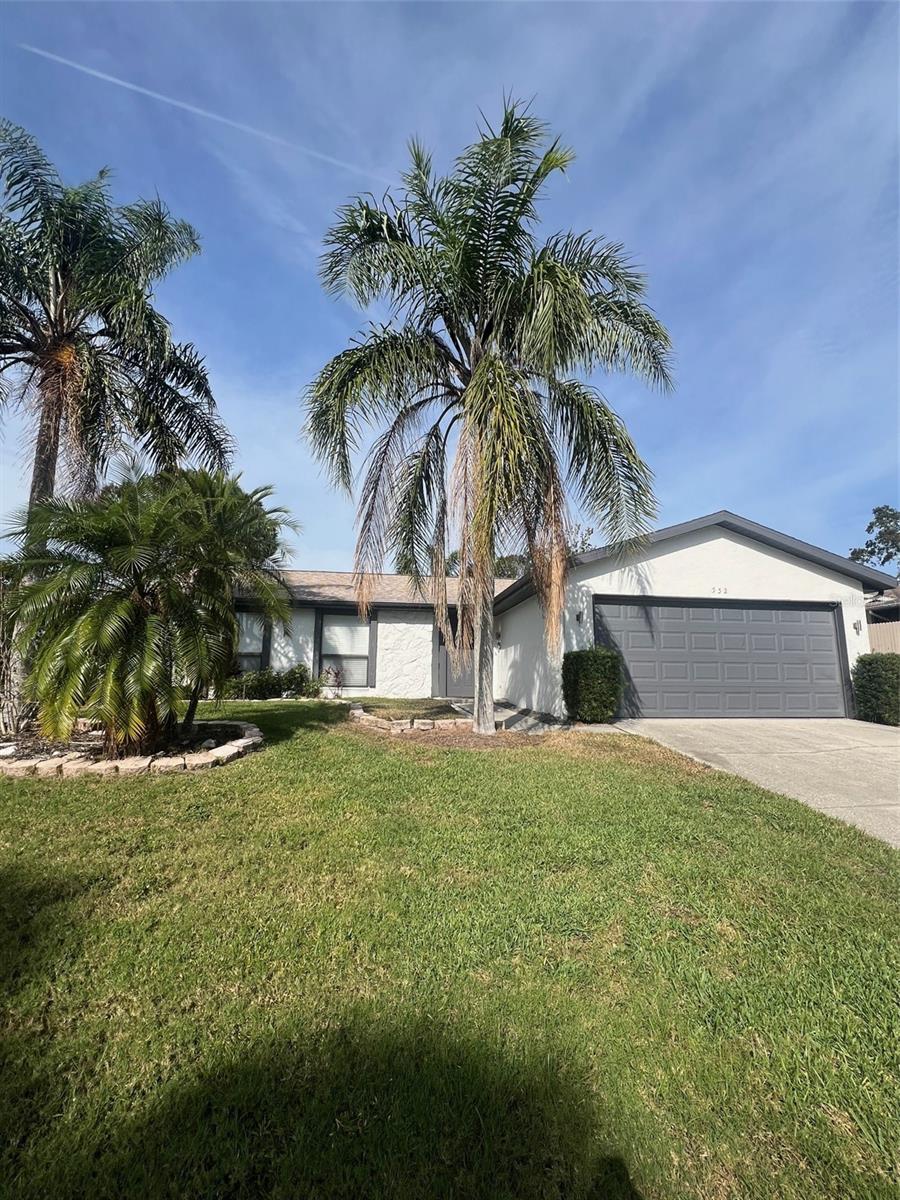 552 HAMMOCK DR Property Photo 1