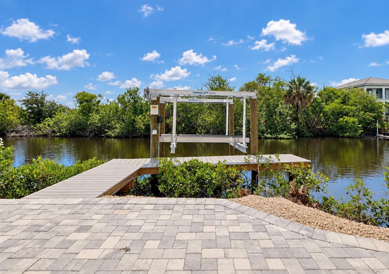 526 Estuary Shore Ln Property Photo 13