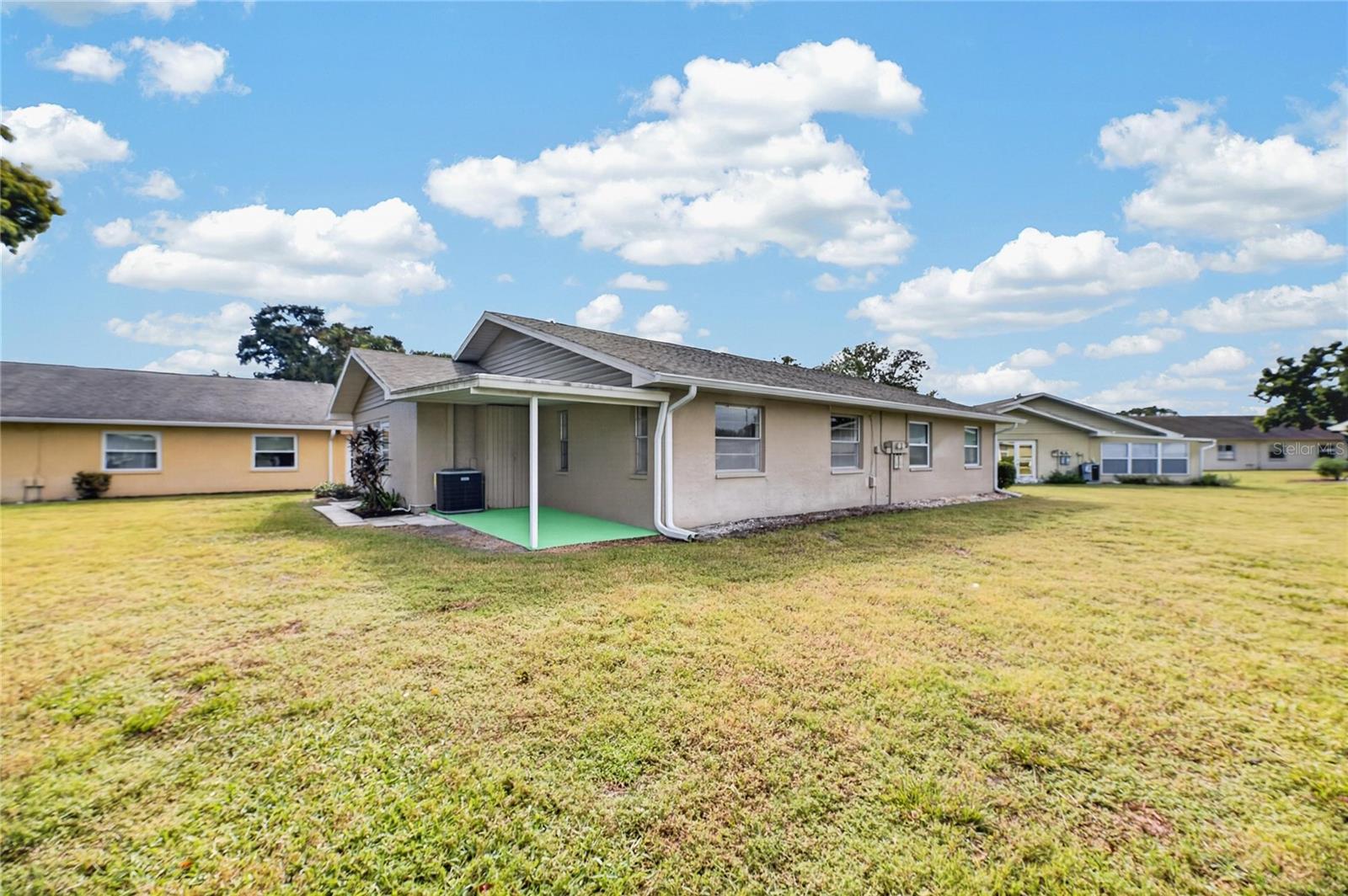 1904 Canterbury Ln #18 Property Photo 4