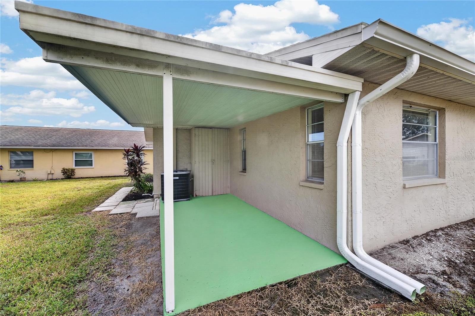 1904 Canterbury Ln #18 Property Photo 5