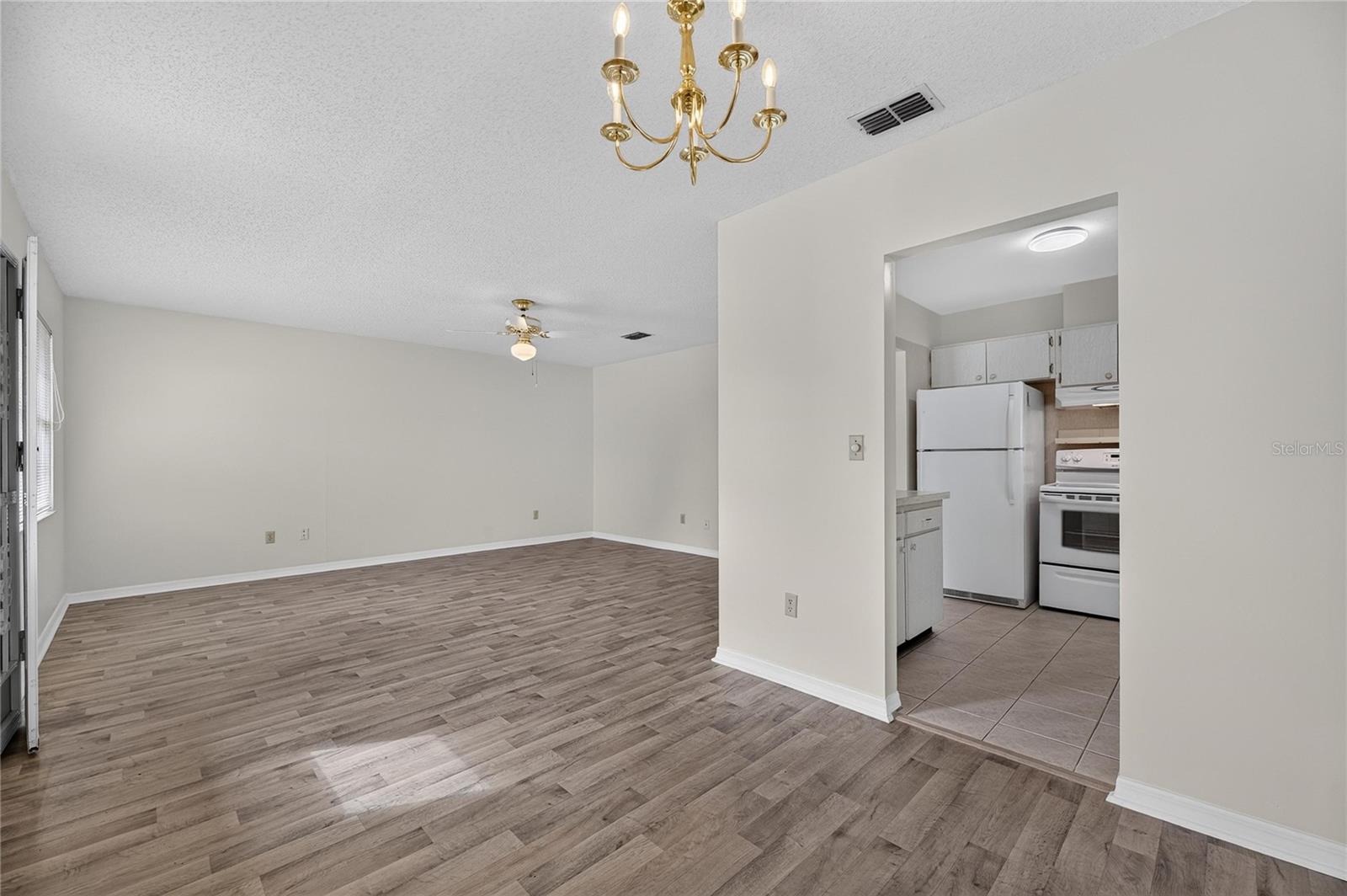 1904 Canterbury Ln #18 Property Photo 10