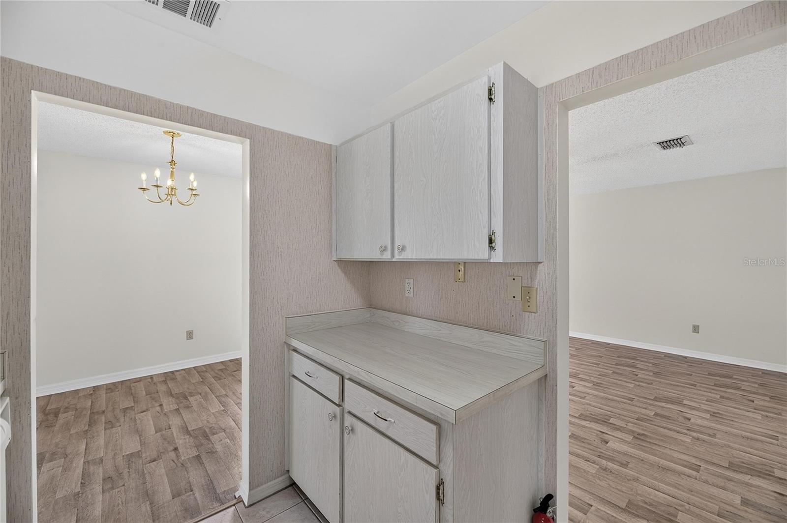 1904 Canterbury Ln #18 Property Photo 13