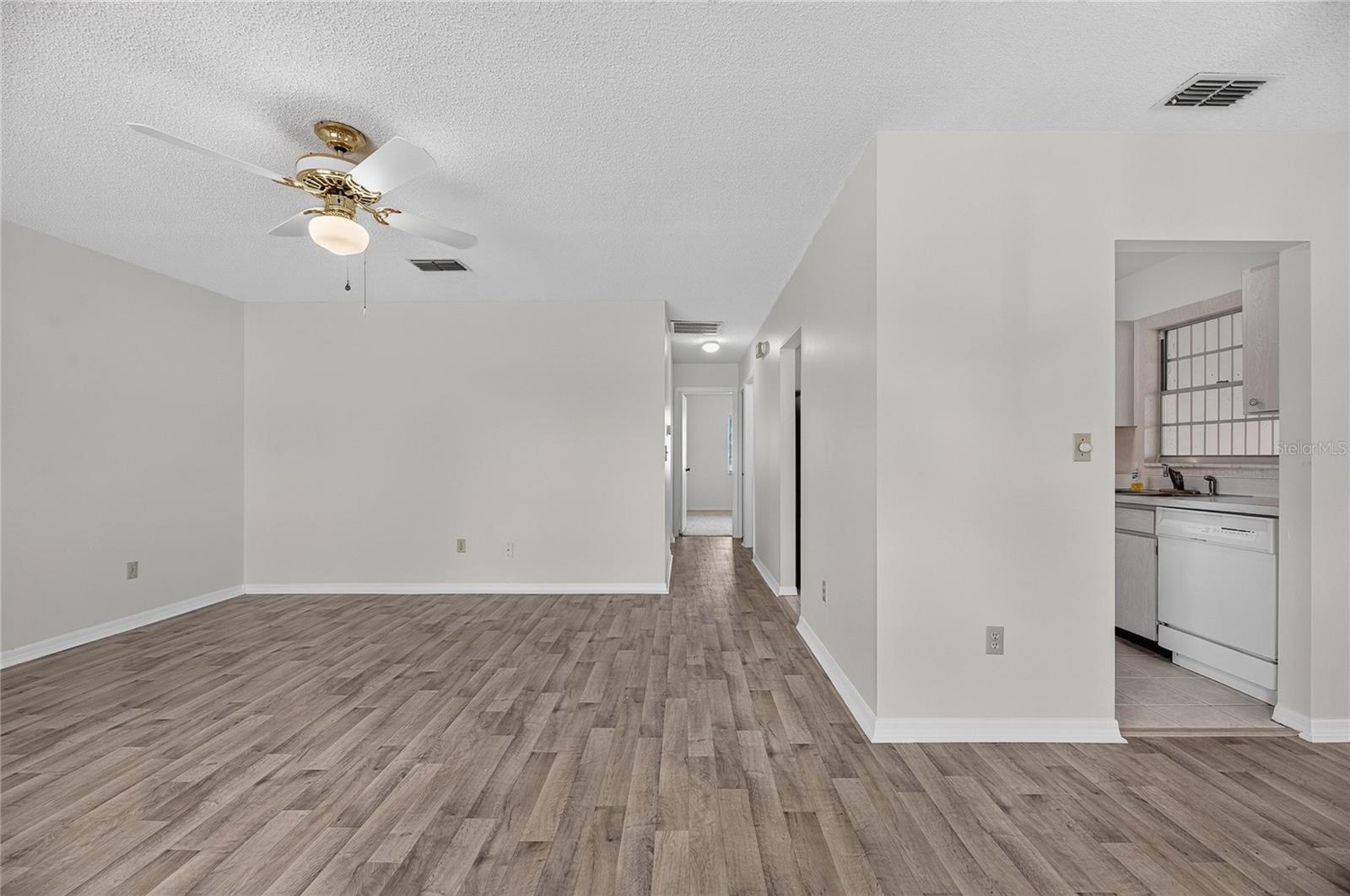 1904 Canterbury Ln #18 Property Photo 15