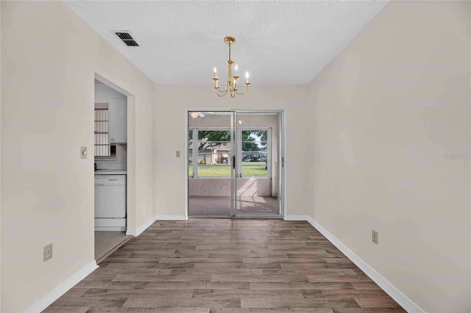1904 Canterbury Ln #18 Property Photo 16