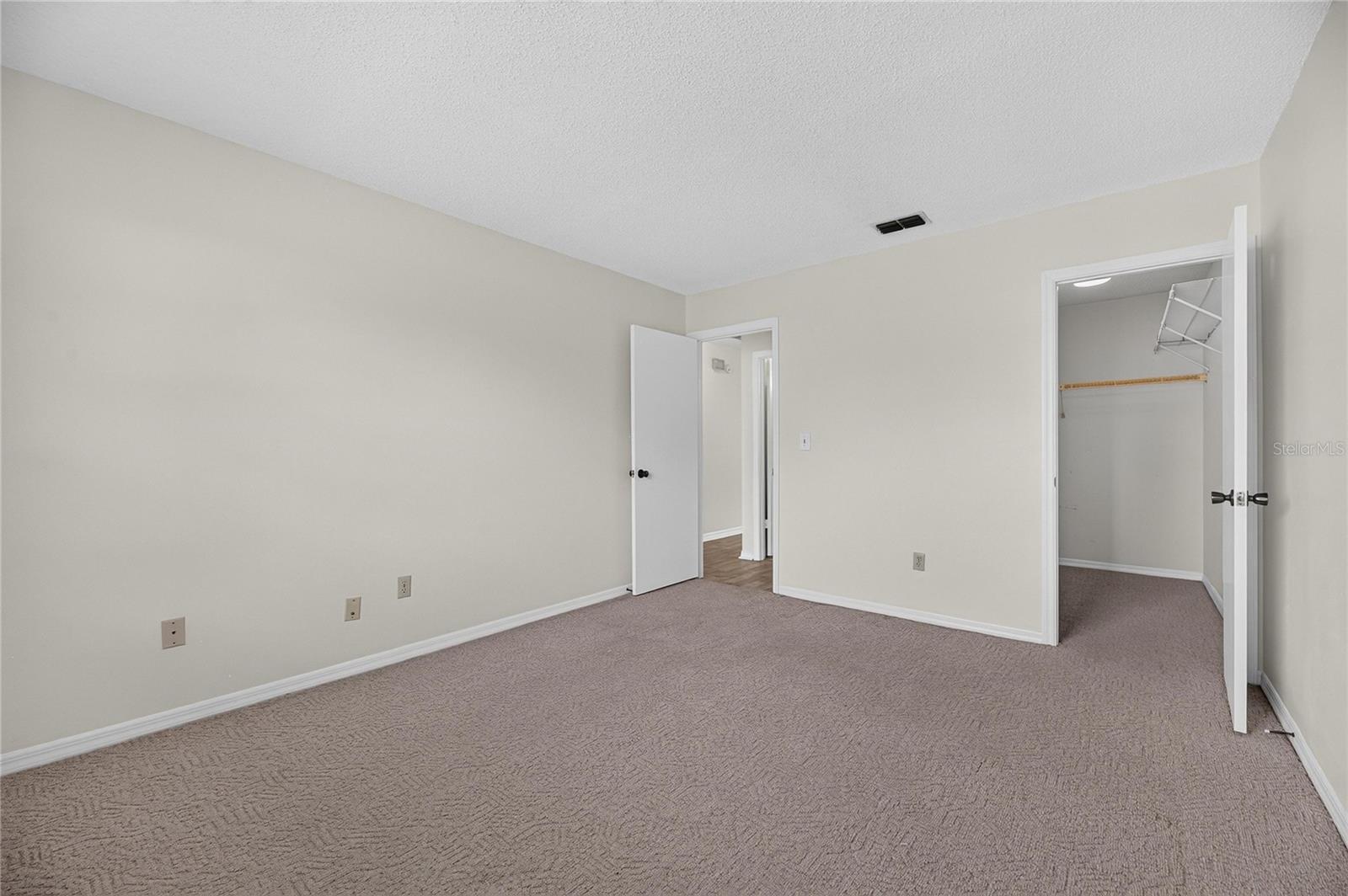 1904 Canterbury Ln #18 Property Photo 27