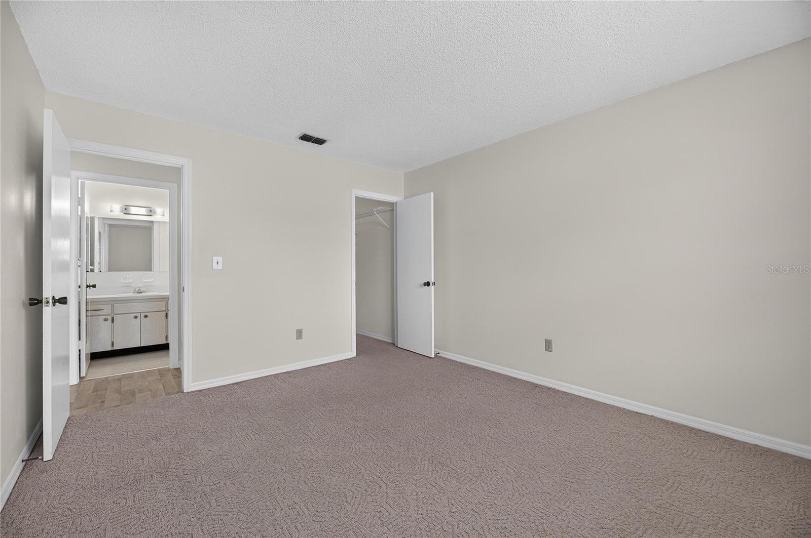1904 Canterbury Ln #18 Property Photo 29