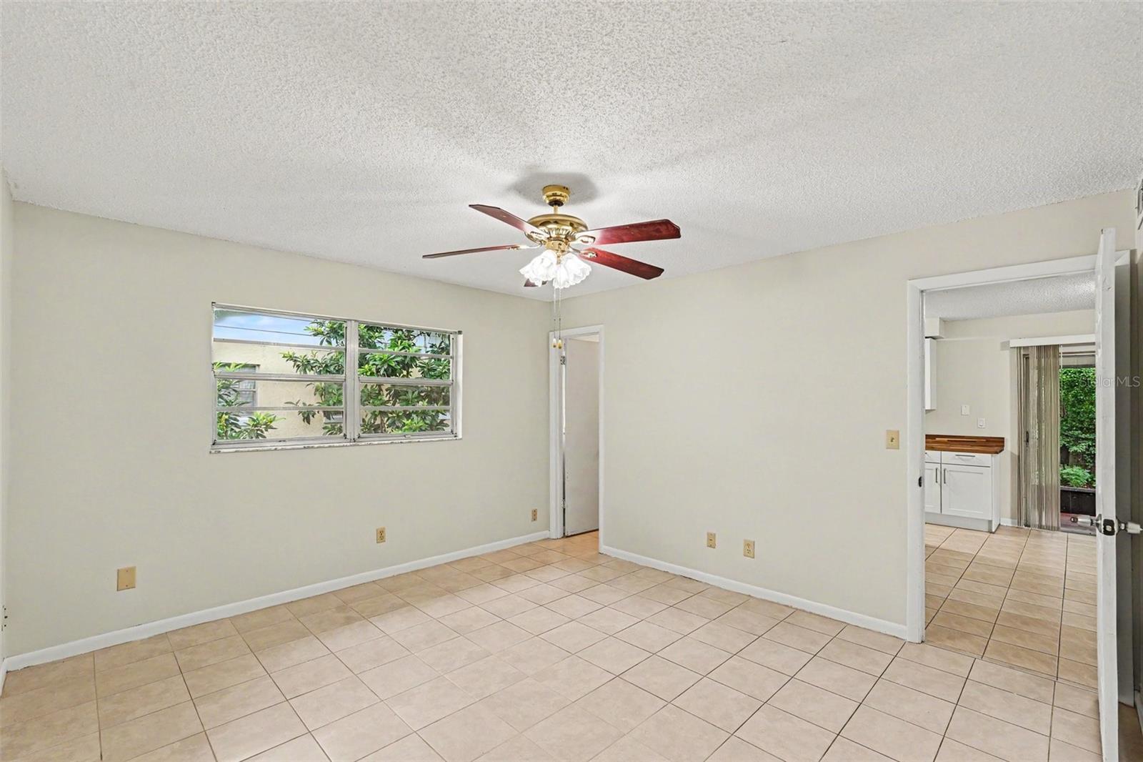 1122 Estatewood Dr Property Photo 12