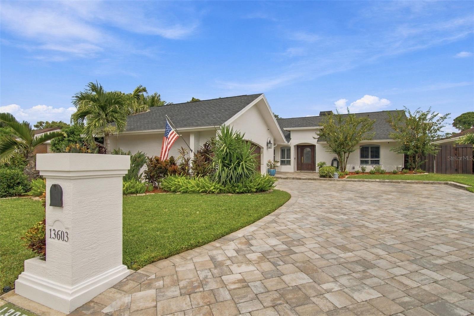 13603 Clubside Dr Property Photo 2