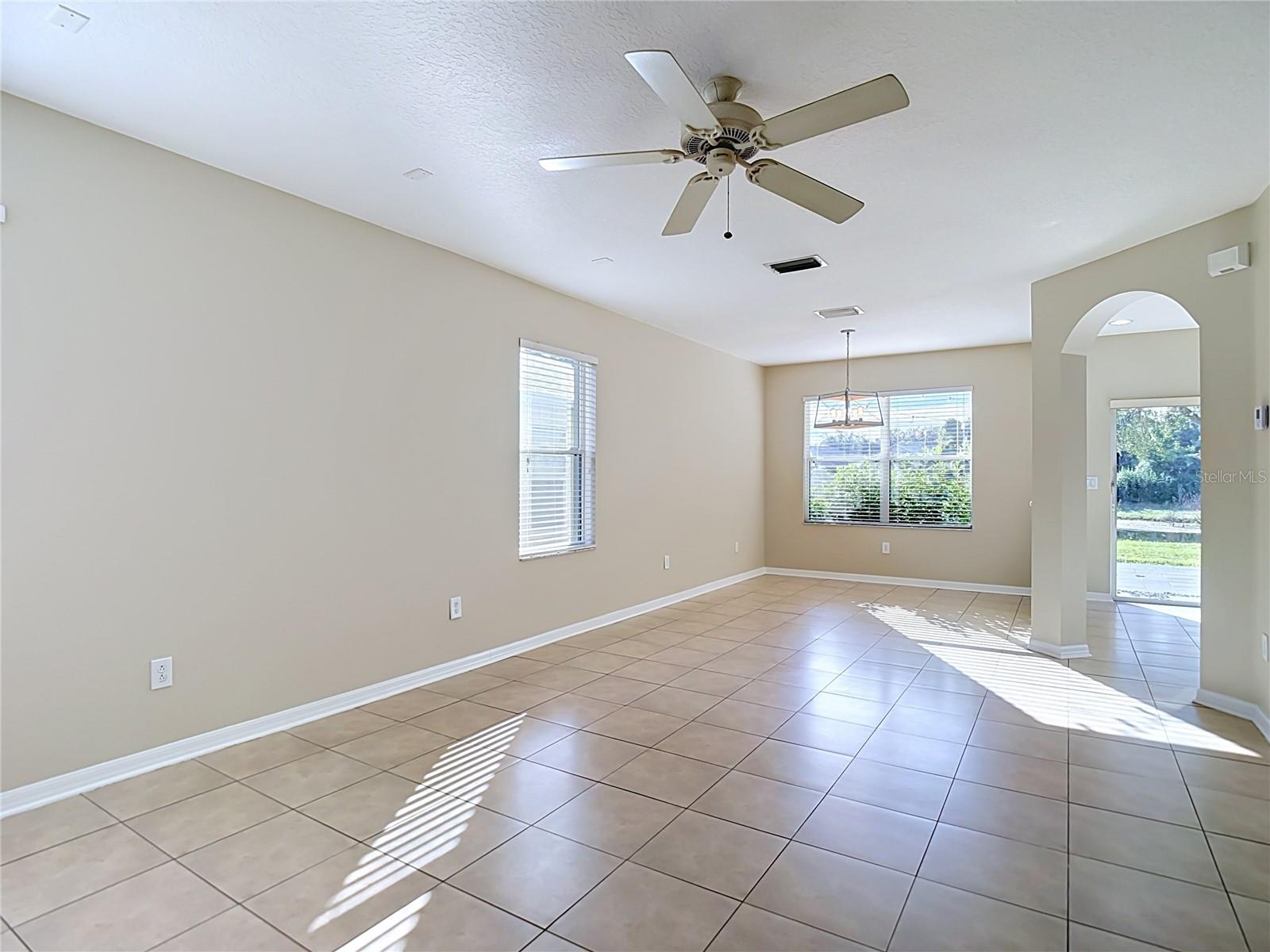 10016 Perthshire Cir Property Photo 8