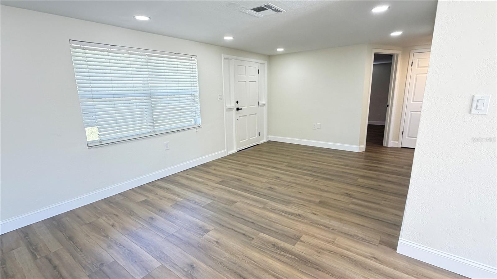 7330 Mayfield Dr Property Photo 3
