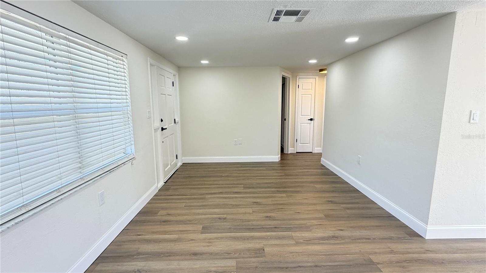 7330 Mayfield Dr Property Photo 4