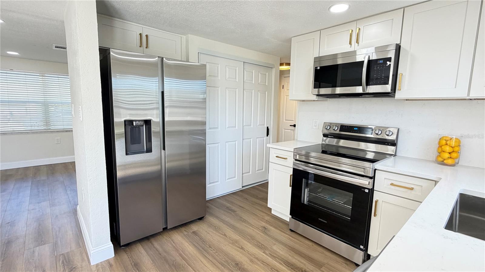 7330 Mayfield Dr Property Photo 8