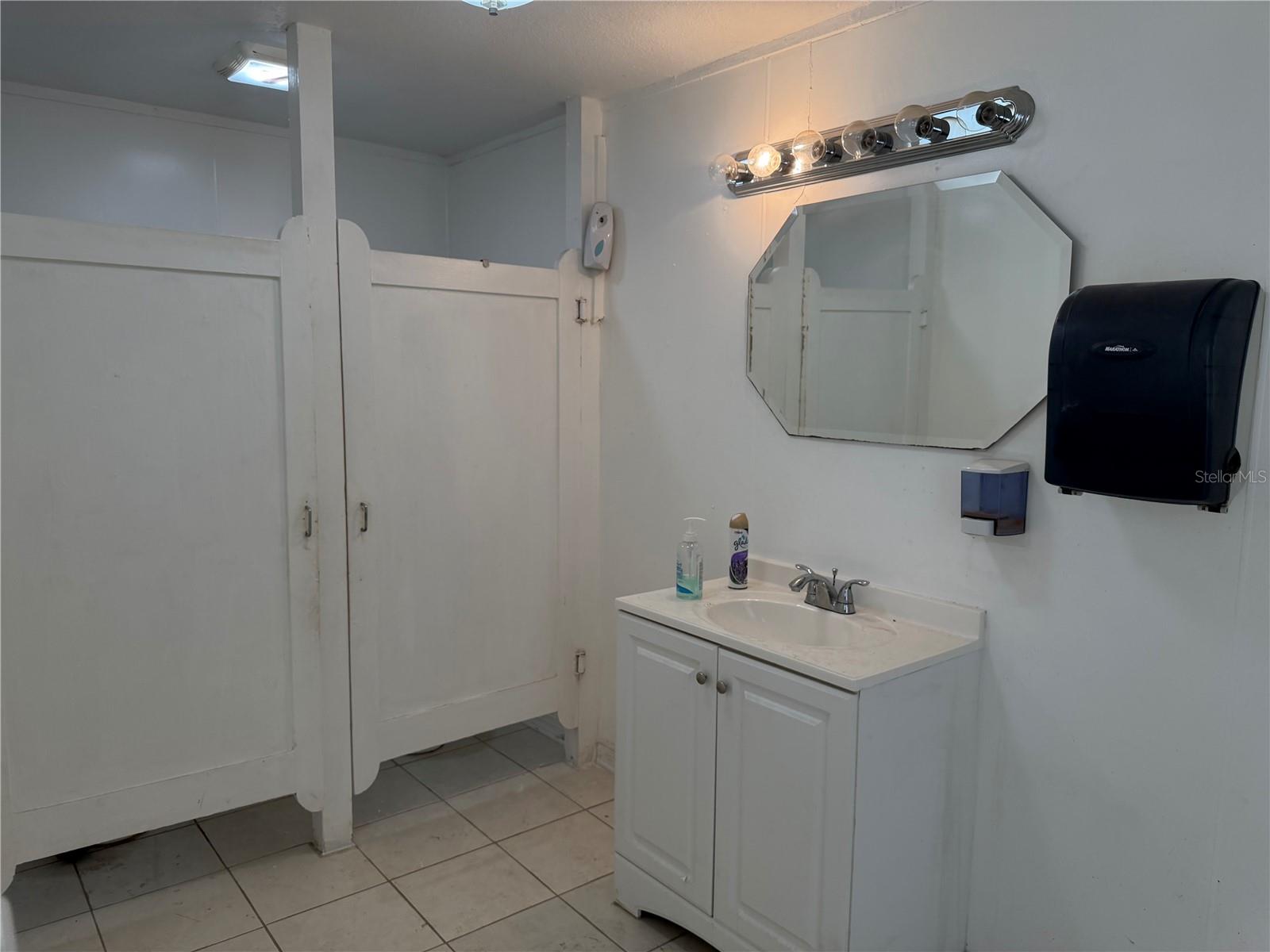 1608 Egenesee St Property Photo 11