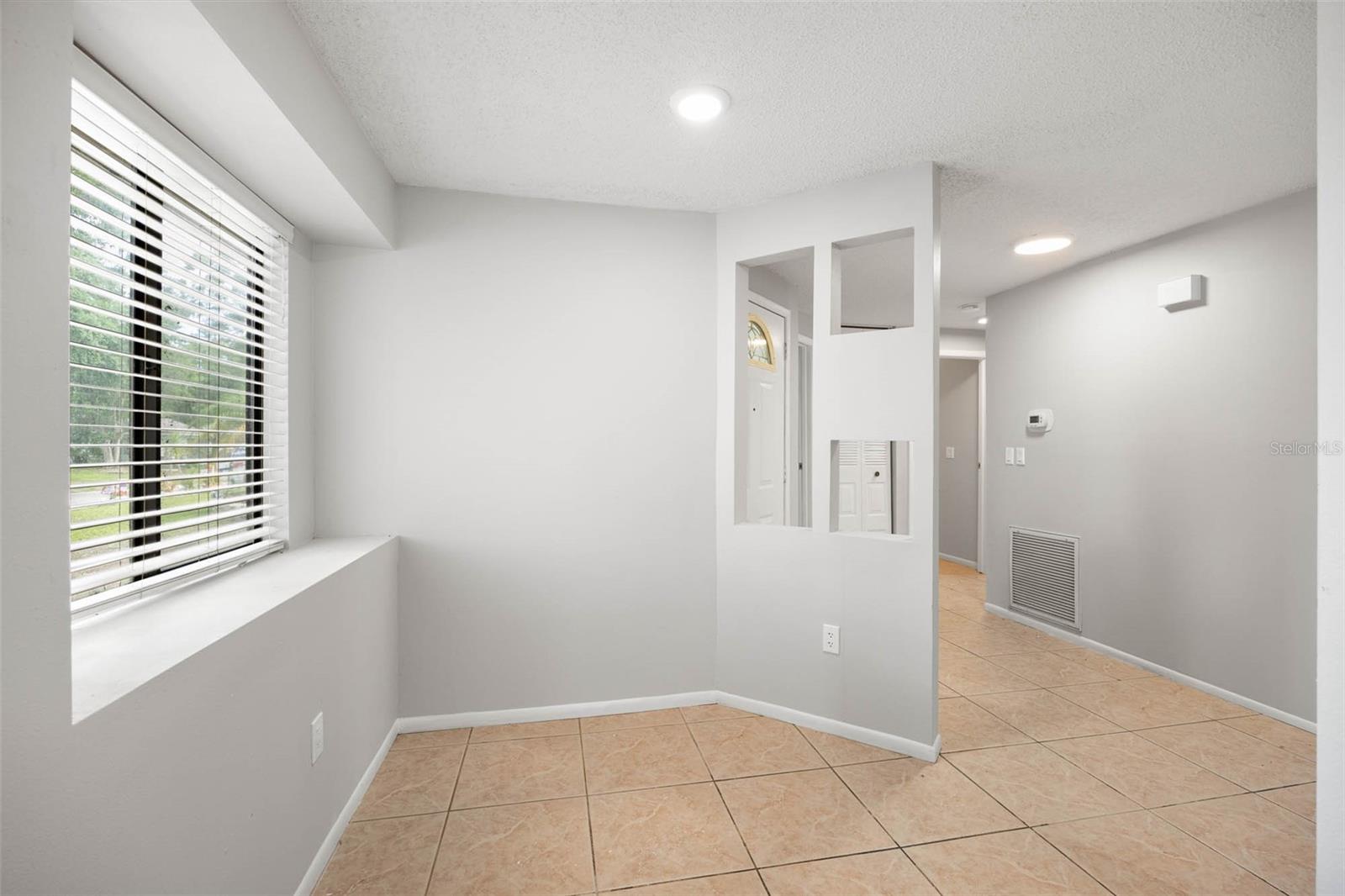 627 Timber Bay Cir W Property Photo 4