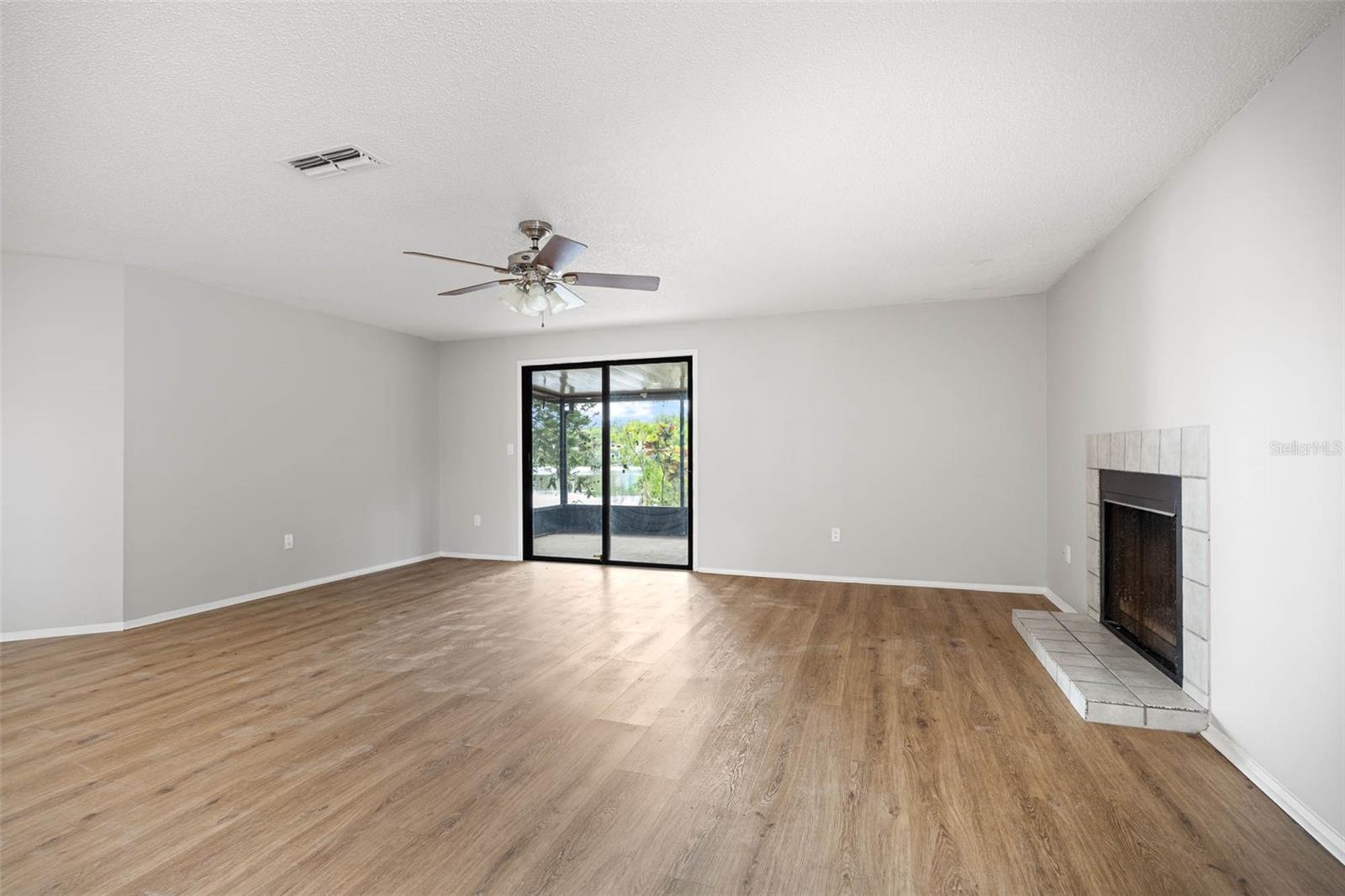 627 Timber Bay Cir W Property Photo 7