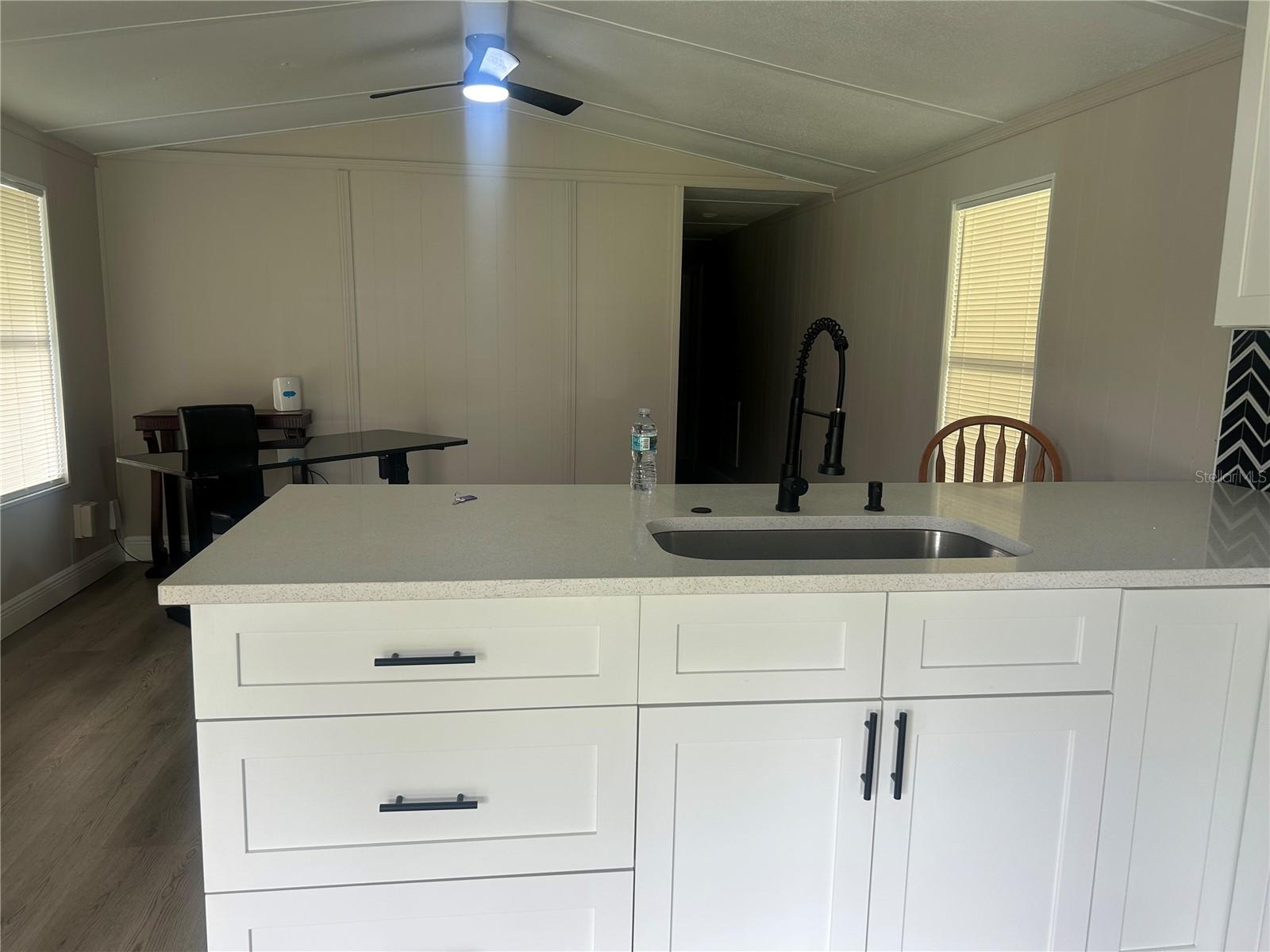 14810 Thompson Ave Property Photo 8