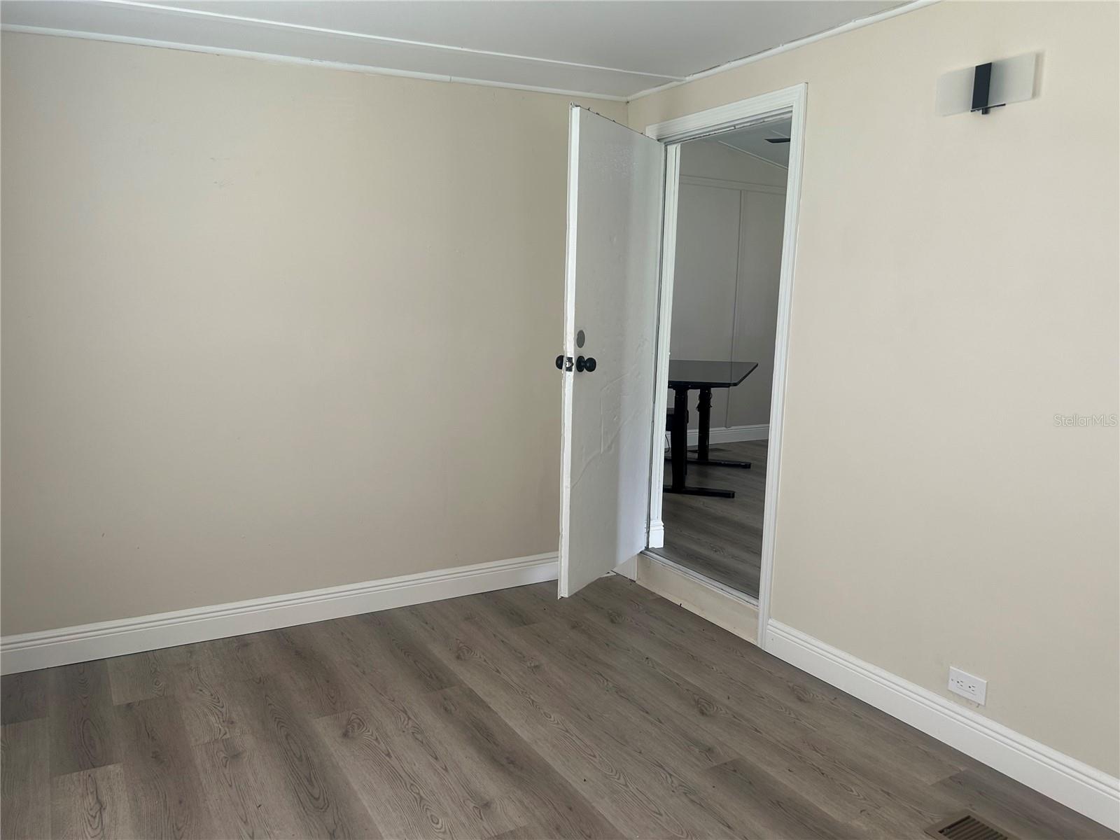 14810 Thompson Ave Property Photo 10