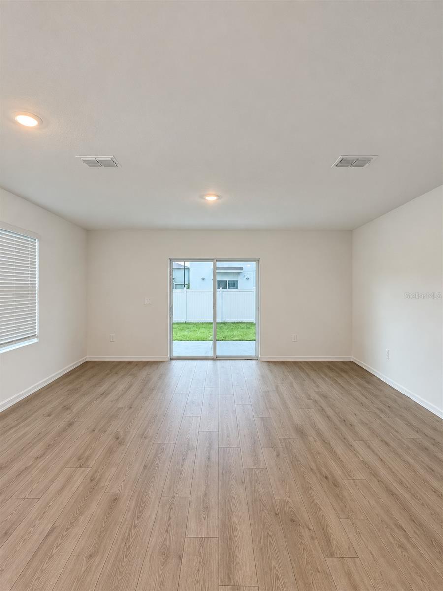 17600 Spanish Oak Loop Property Photo 3