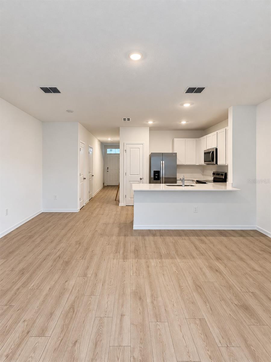 17600 Spanish Oak Loop Property Photo 4