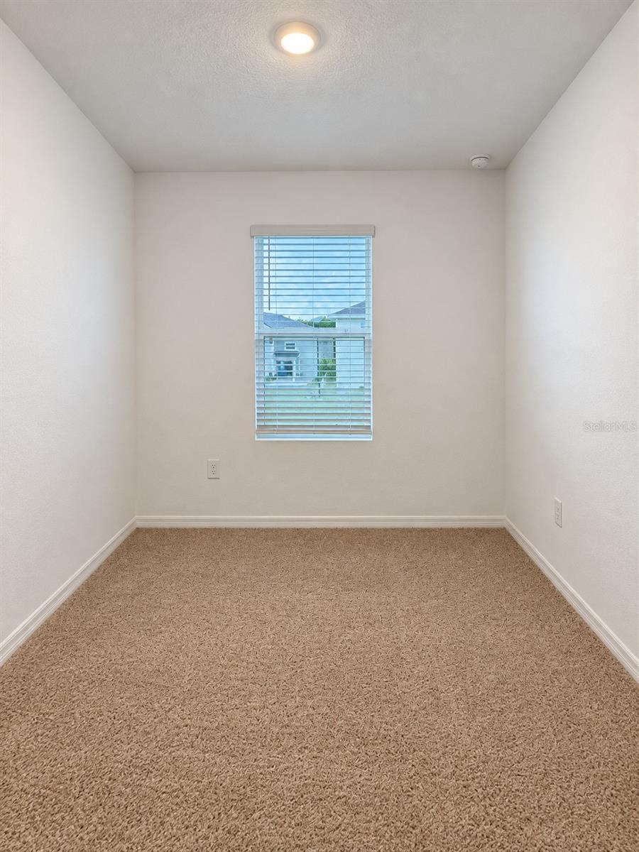 17600 Spanish Oak Loop Property Photo 7