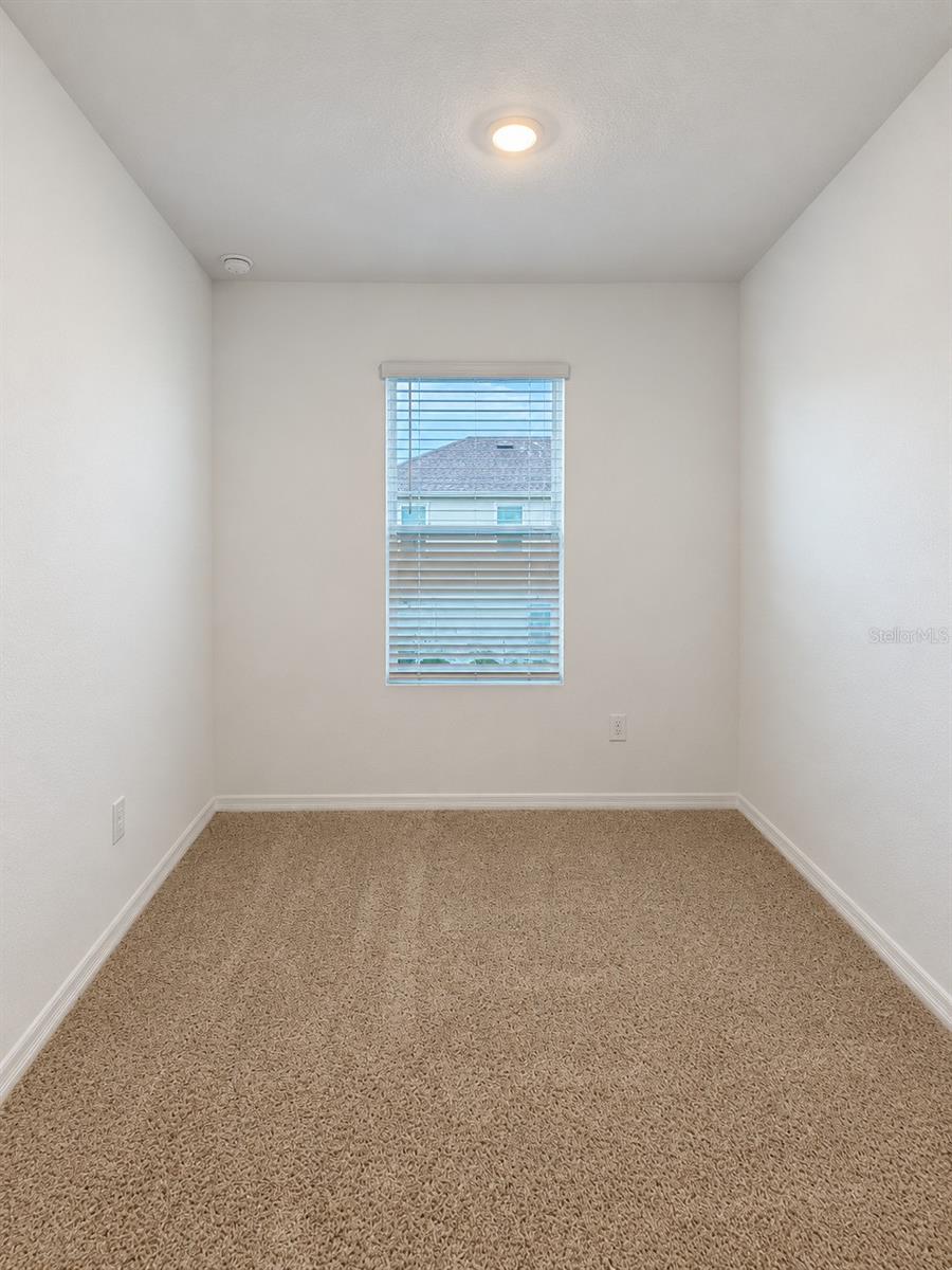 17600 Spanish Oak Loop Property Photo 8