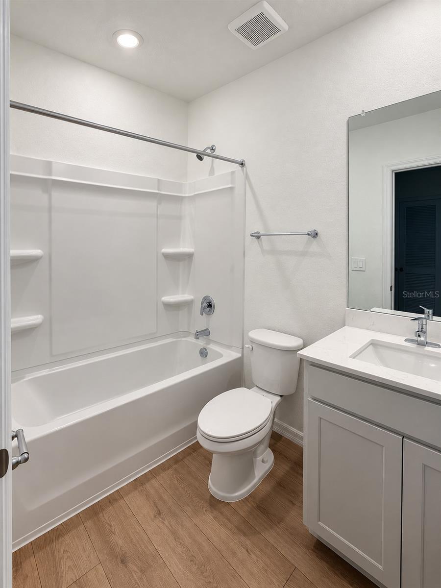 17600 Spanish Oak Loop Property Photo 9