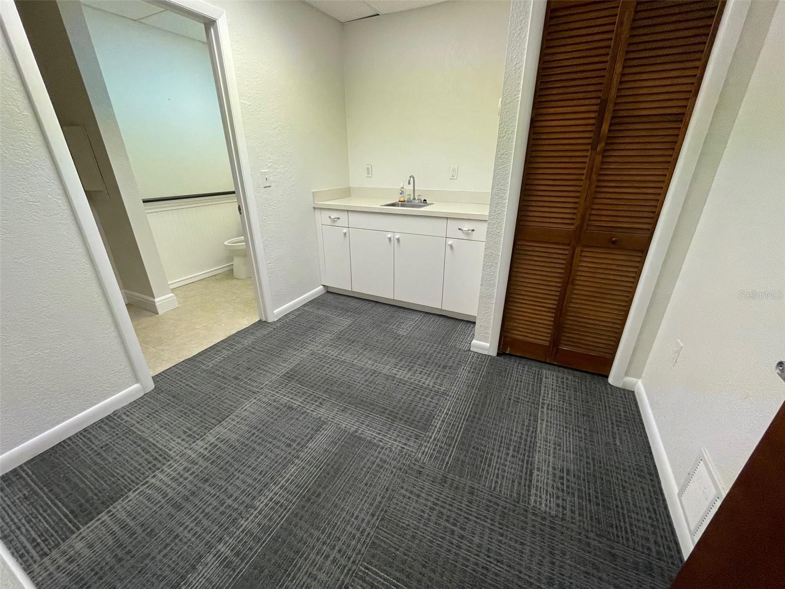 1221 Turner St Property Photo 6