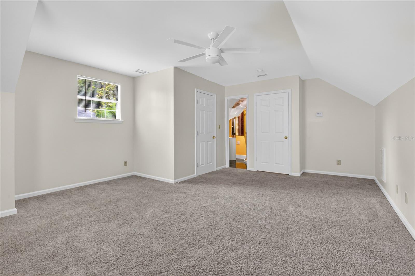 136 Summer Winds Dr Property Photo 2