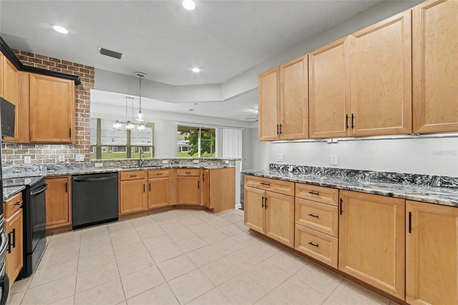 4635 Pond Ridge Dr Property Photo 10