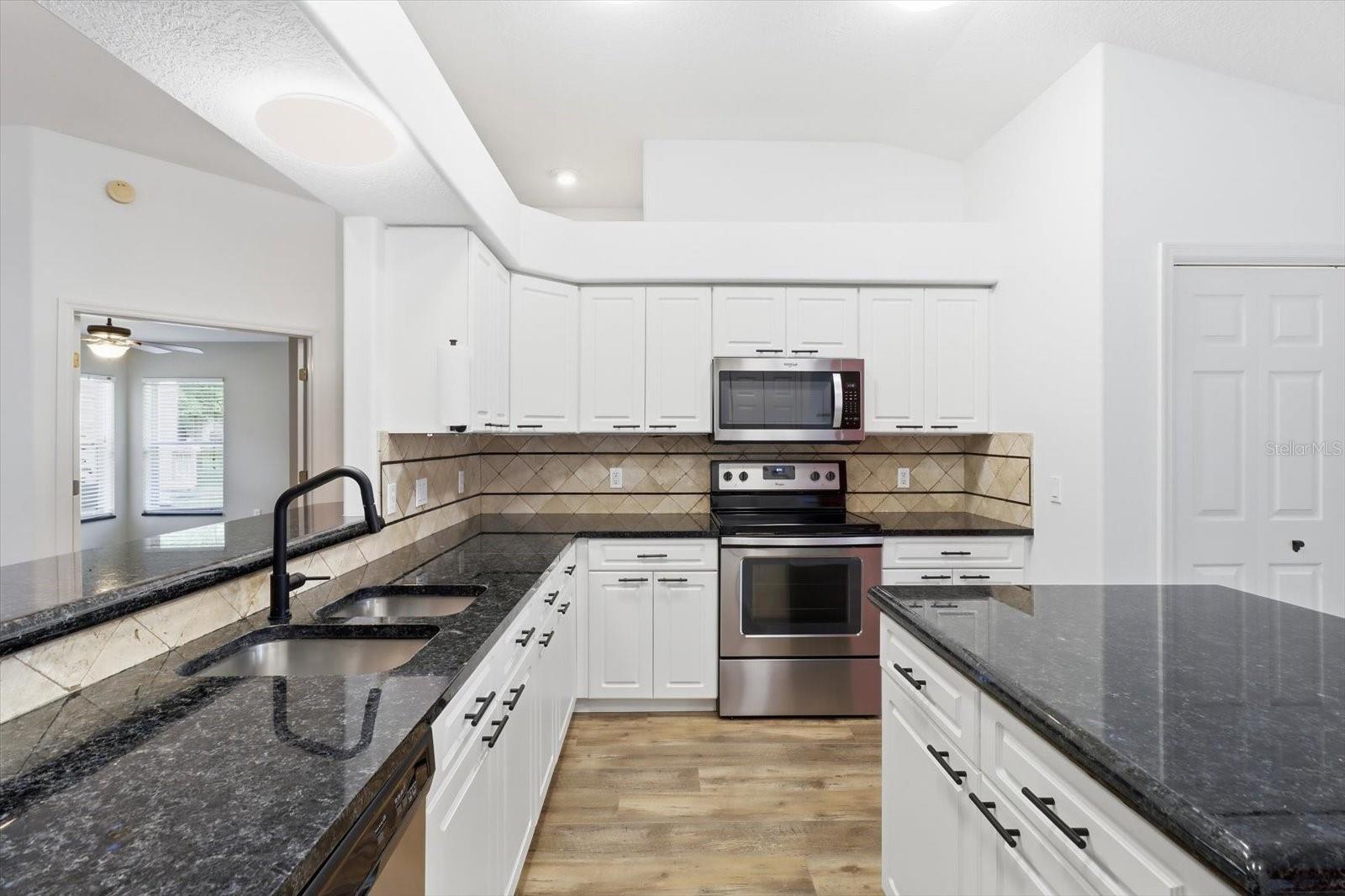 4501 N Rushmore Loop Property Photo 8