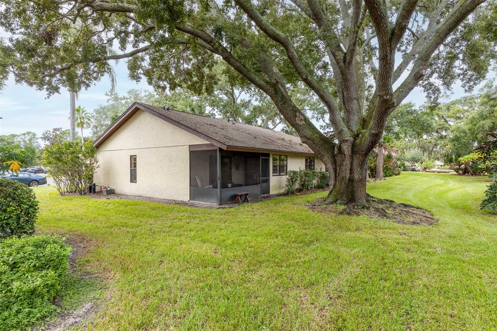 2925 Boxwood Ct Property Photo 28