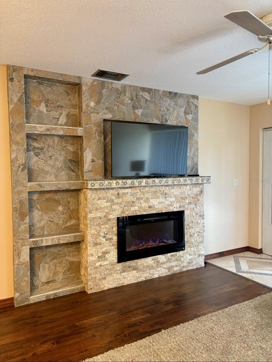 4355 Tahitian Gardens Cir #d Property Photo 4