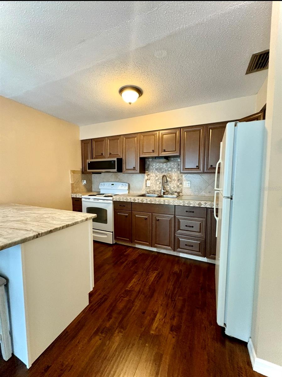 4355 Tahitian Gardens Cir #d Property Photo 7