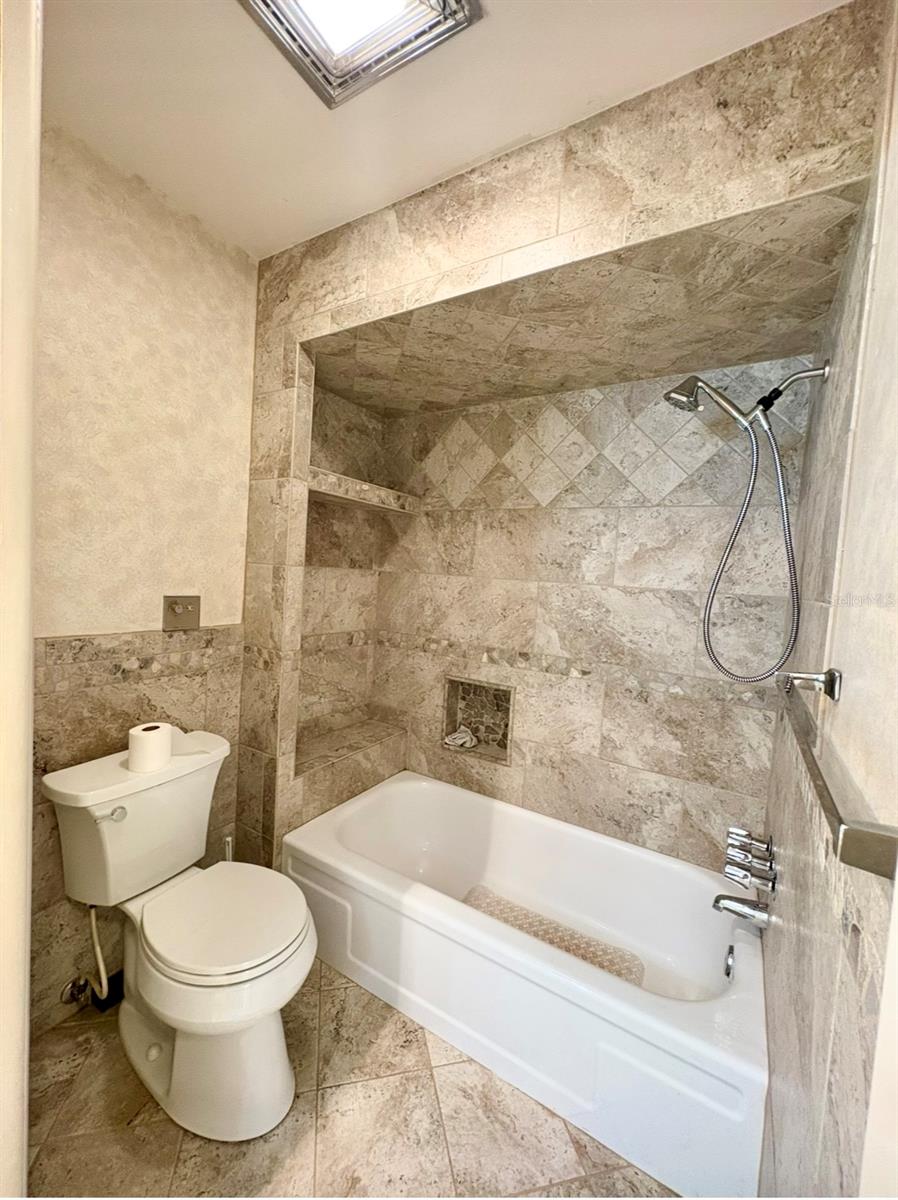 4355 Tahitian Gardens Cir #d Property Photo 9