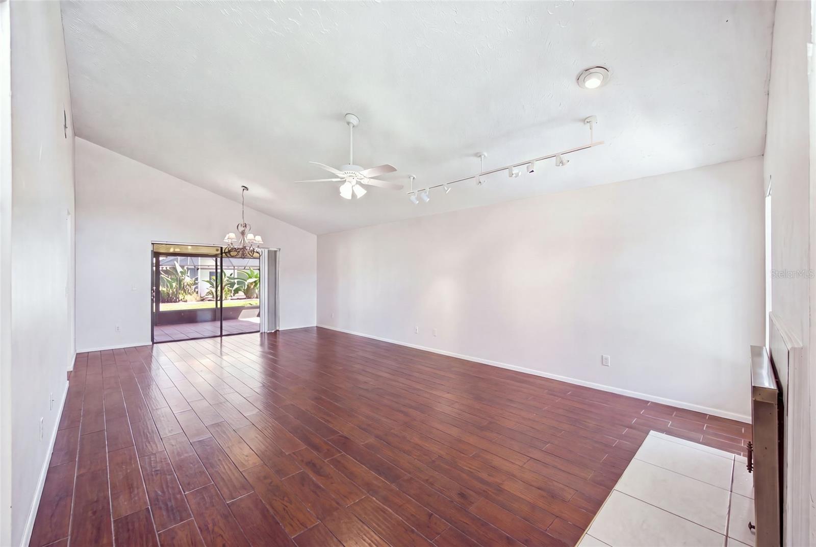 4609 Deerwalk Ave Property Photo 5