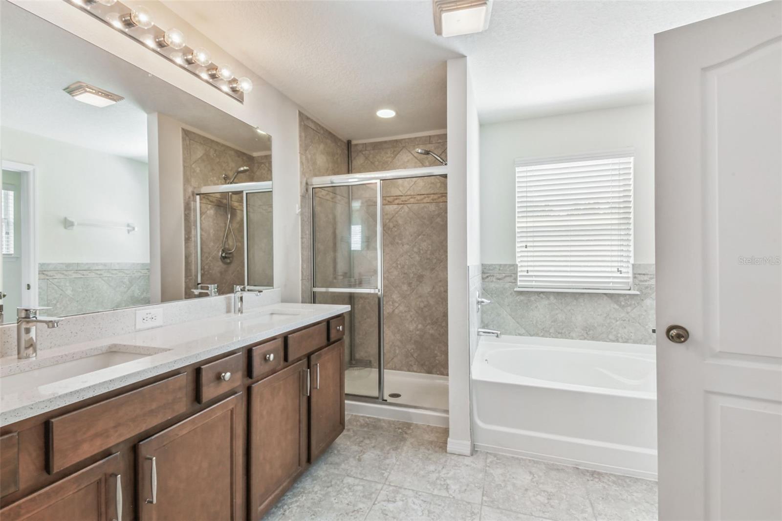12320 Fairlawn Dr Property Photo 43
