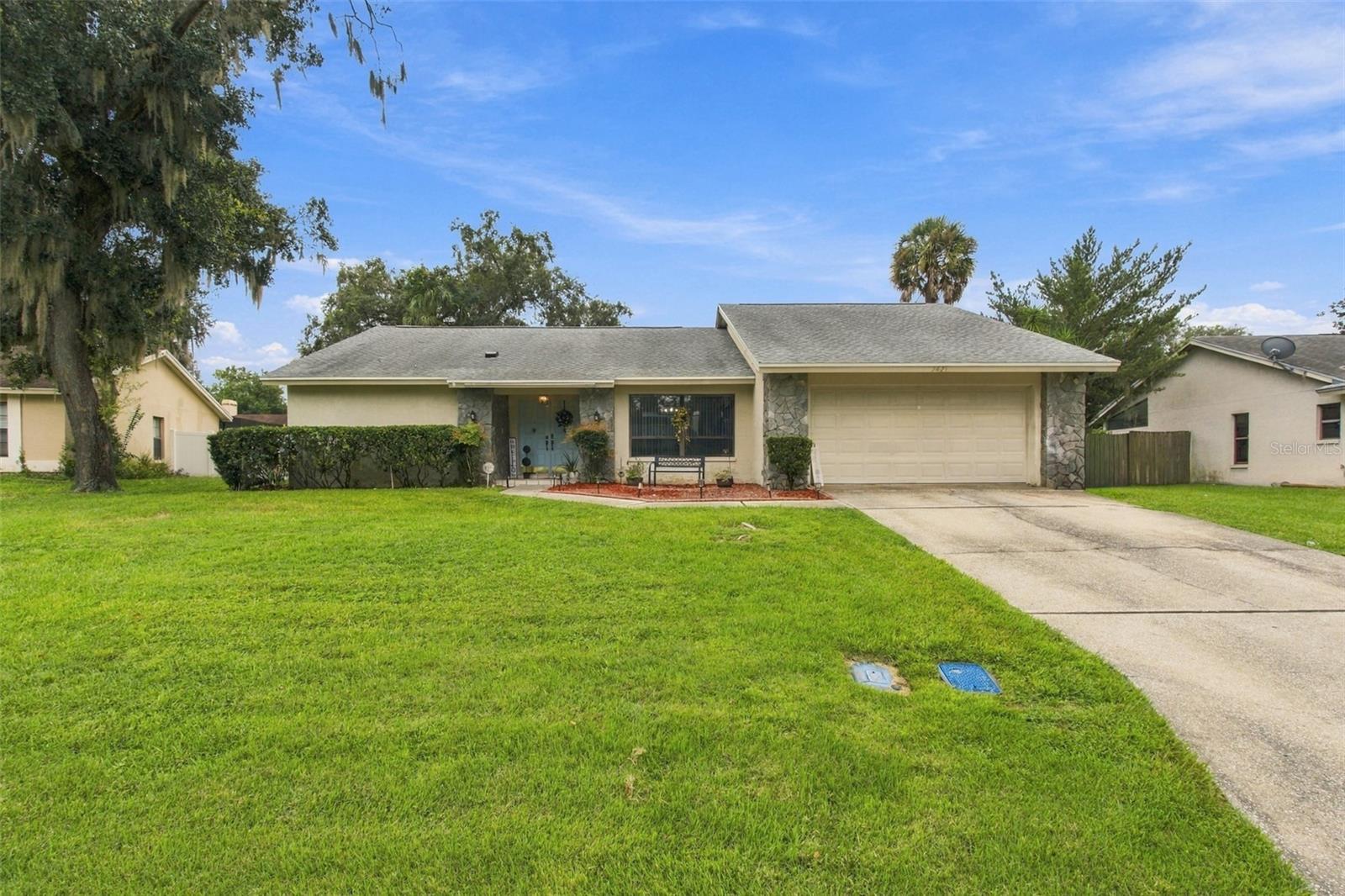 2621 BRIDLE DR Property Photo 1