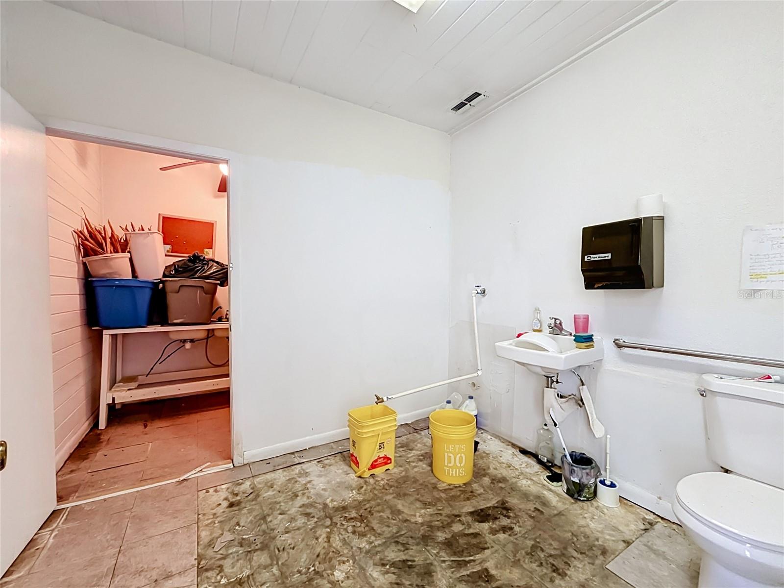 10721 Leisure Ln E Property Photo 37