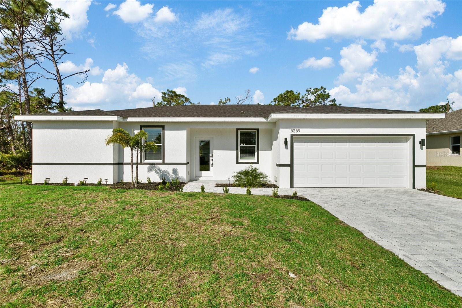 16451 Strauss Ave Property Photo 3