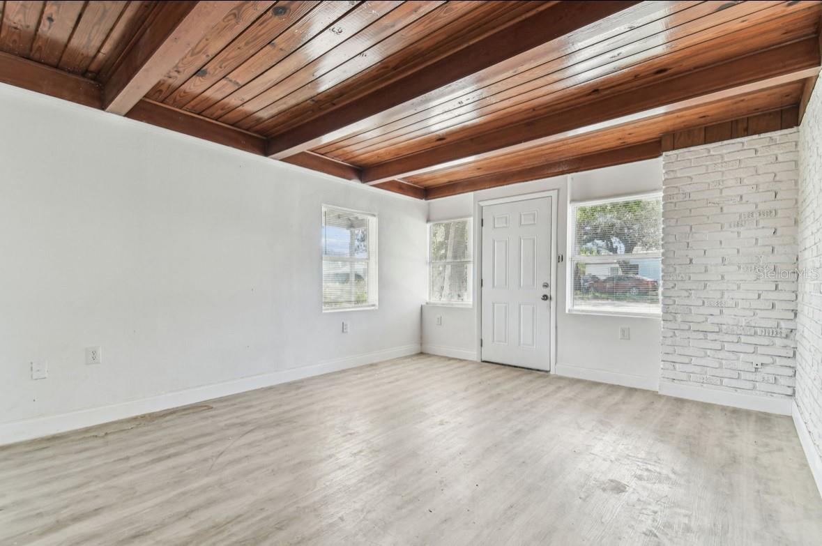 1807 E Bougainvillea Ave Property Photo 4